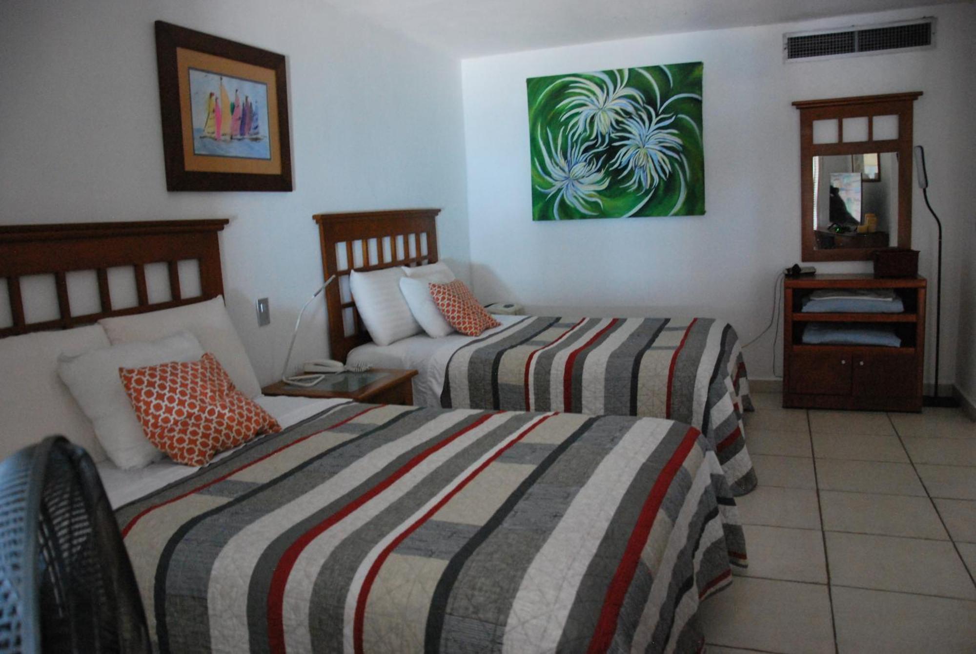 Beachfront View Condo Beside La Isla Mall Puerto Vallarta Exteriör bild